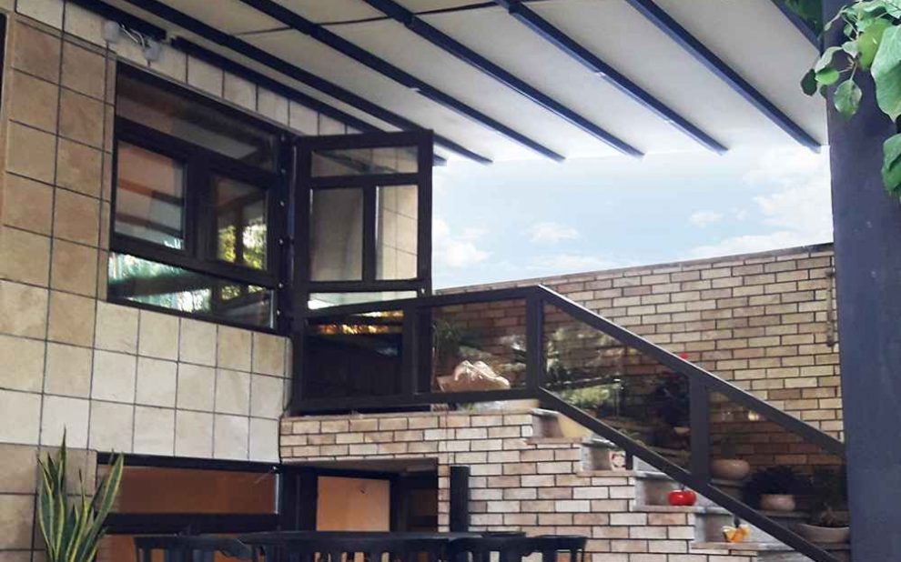 سایبان-برقی-کافی-شاپ-شاخص