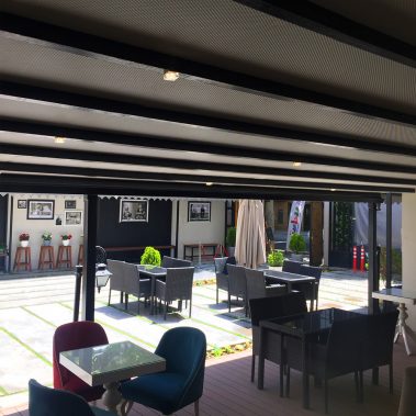 سقف-اتوماتیک-کافه-کتاب