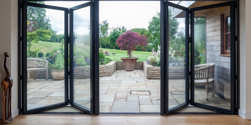 شیشه گیوتینی ساینا