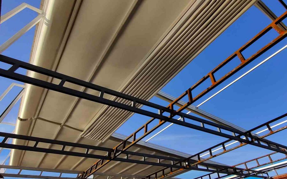 سقف-برقی-حیاط