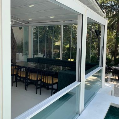 پنجره-گیوتینی-رستوران-ایوان-ربط