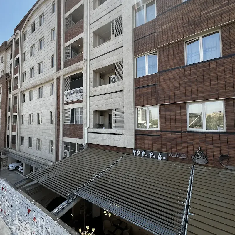 پروژه-سقف-متحرک-رستوران-ده-حقی-تهران-Tak-restaurant-aluminium-retractable-roof